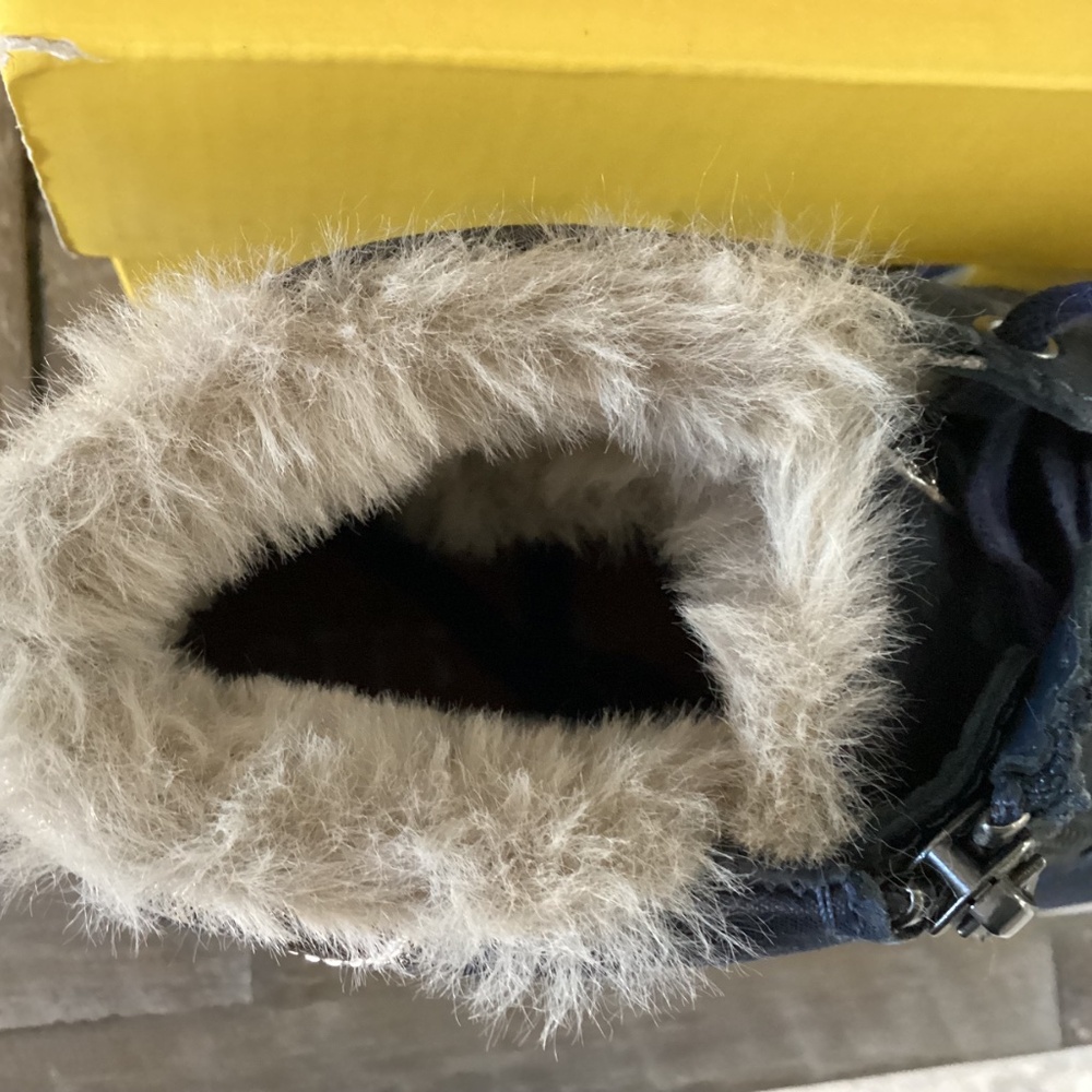 STRIVE Chatsworth II Leather Hi-Top Sneaker with Faux Fur Trim (Women) 10M - Picture 13 of 14